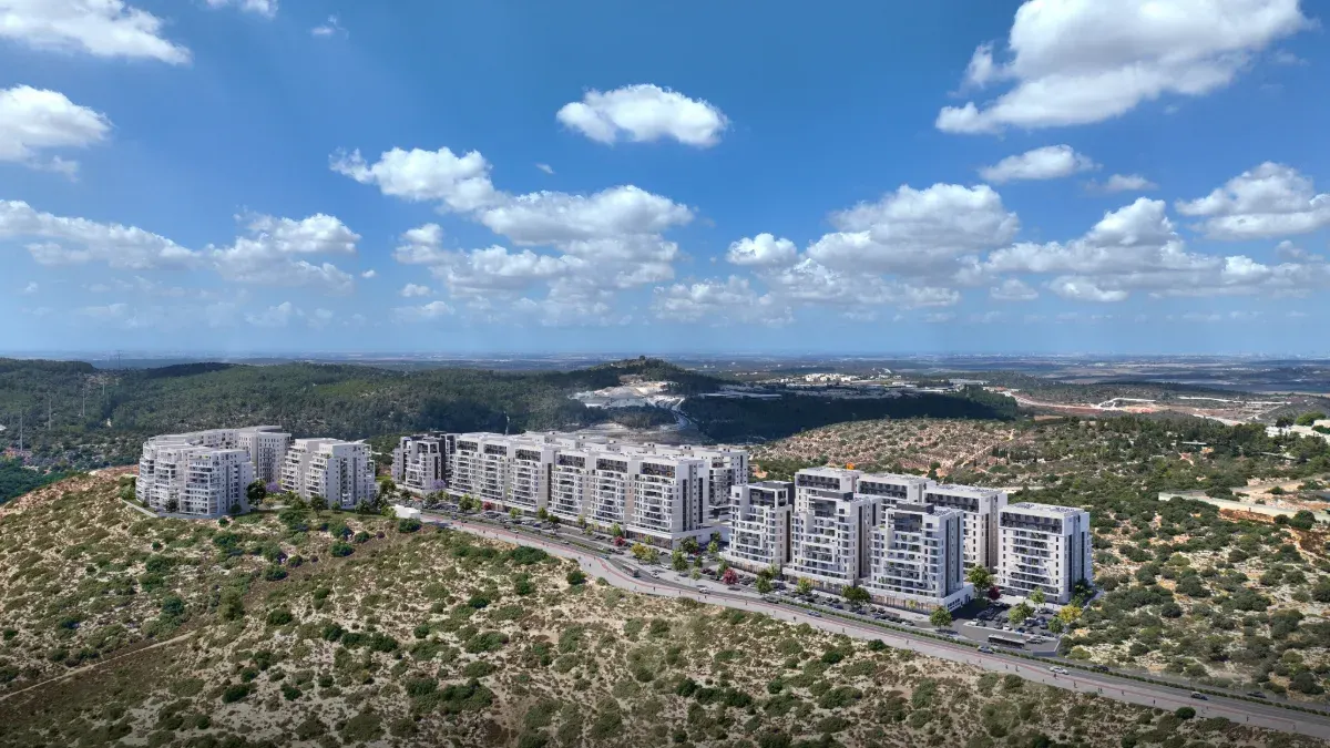 מבט אווירי על הפרויקט ועל הנוף הירוק של בית שמש